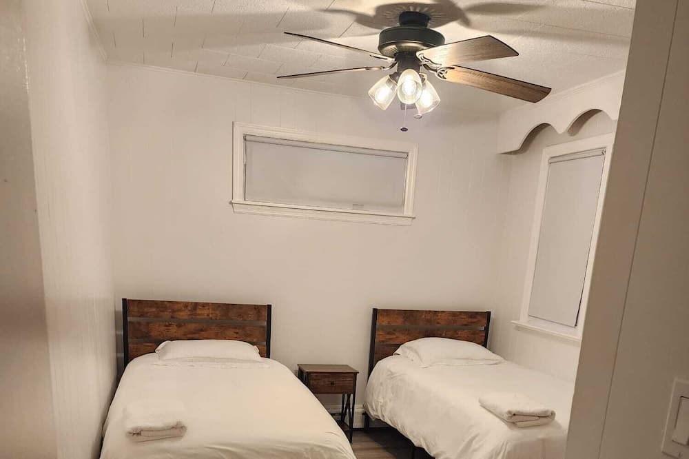 Photo of Bedroom in Woodridge