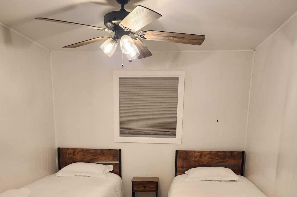 Photo of Bedroom in Woodridge