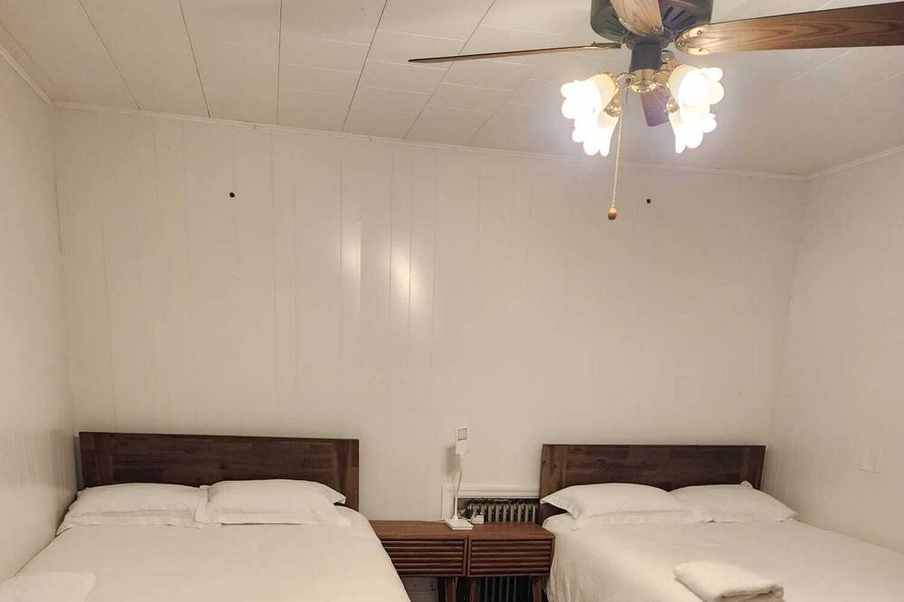 Photo of Bedroom in Woodridge