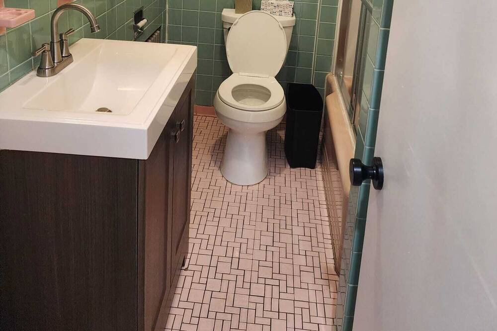 Photo of Bathroom in Woodridge