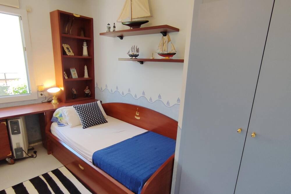 Photo of Bedroom in Llanca