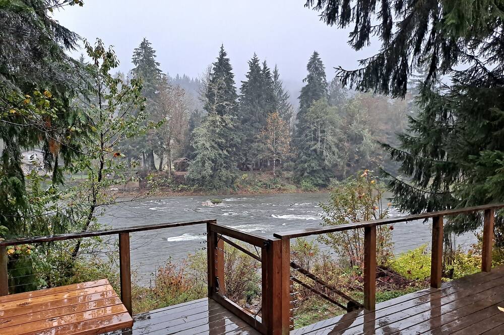 Photo of Outdoor in Gold Bar