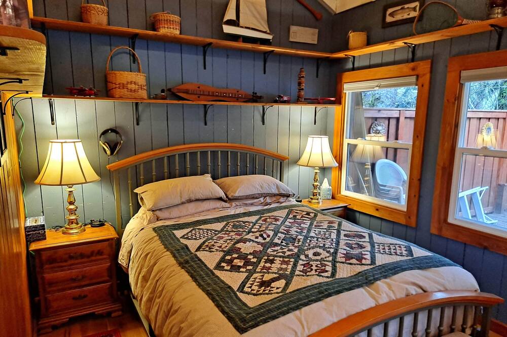 Photo of Bedroom in Gold Bar