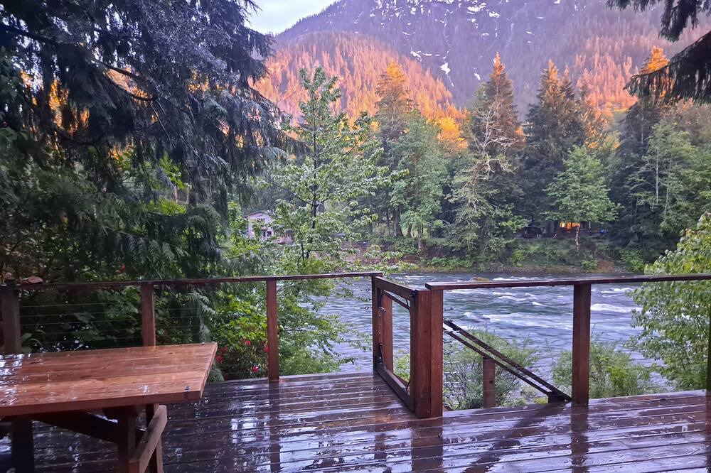 Photo of Outdoor in Gold Bar