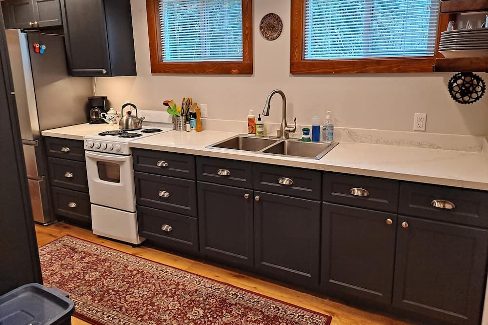 Photo of Kitchen in Gold Bar