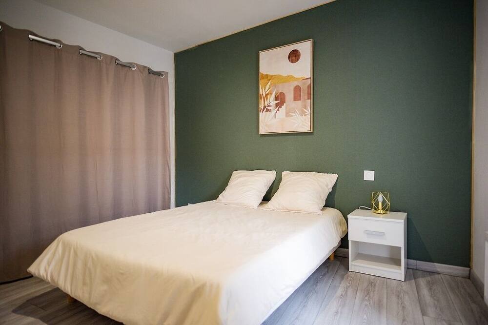 Photo of Bedroom in Villeneuve-sur-Vere