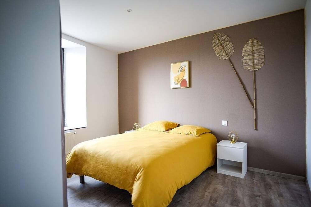Photo of Bedroom in Villeneuve-sur-Vere