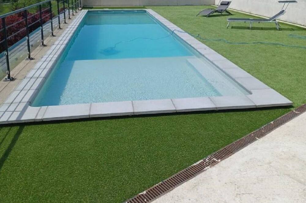 Photo of Outdoor in Villeneuve-sur-Vere