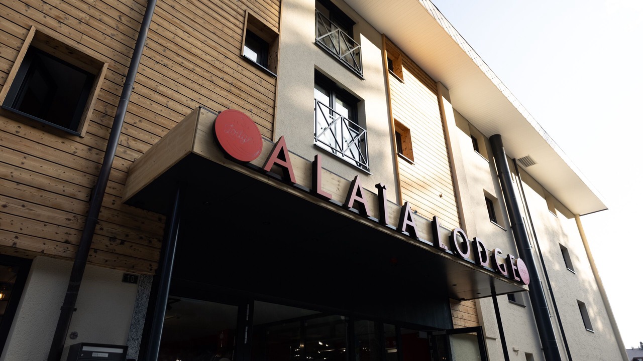 Photo of Outdoor in Noes