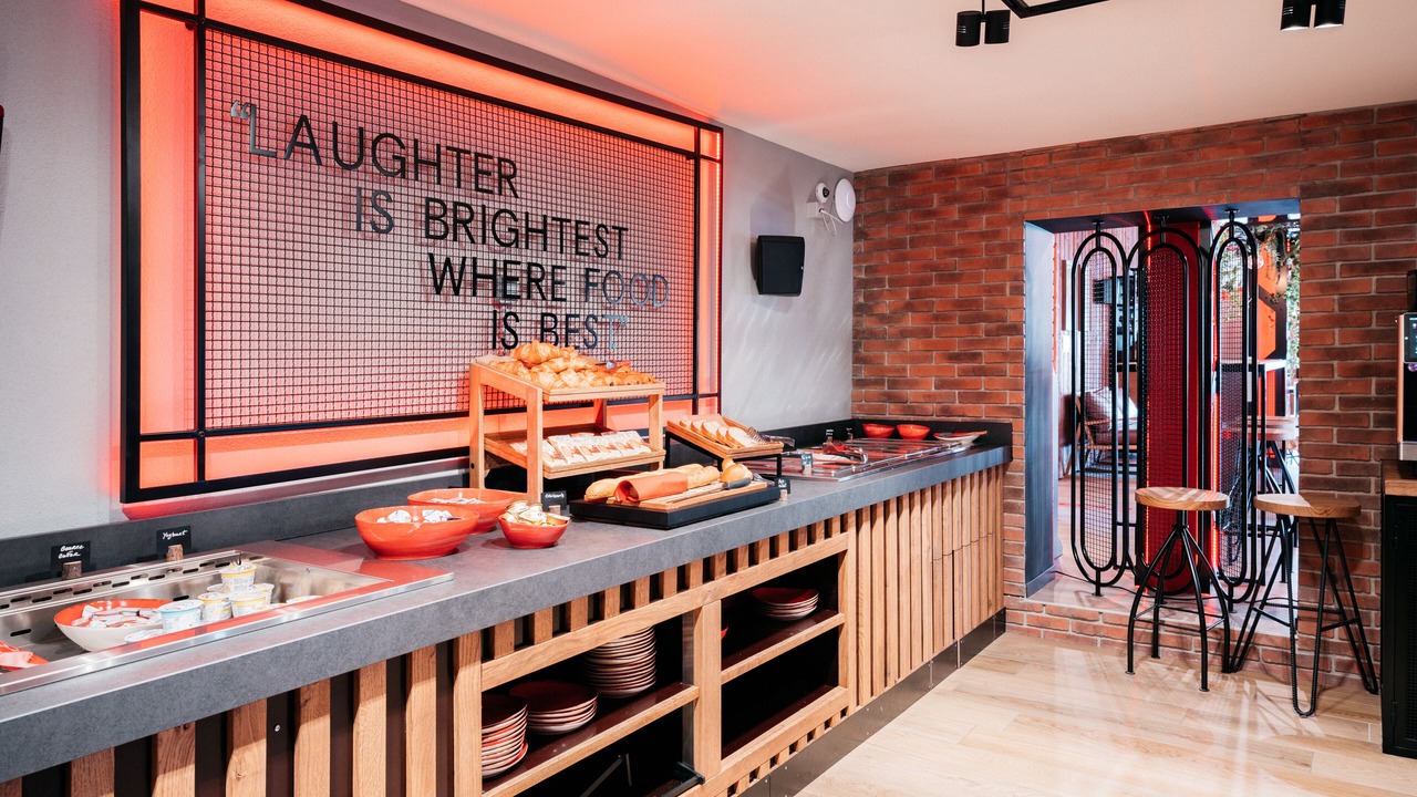 Photo of Others in Noes