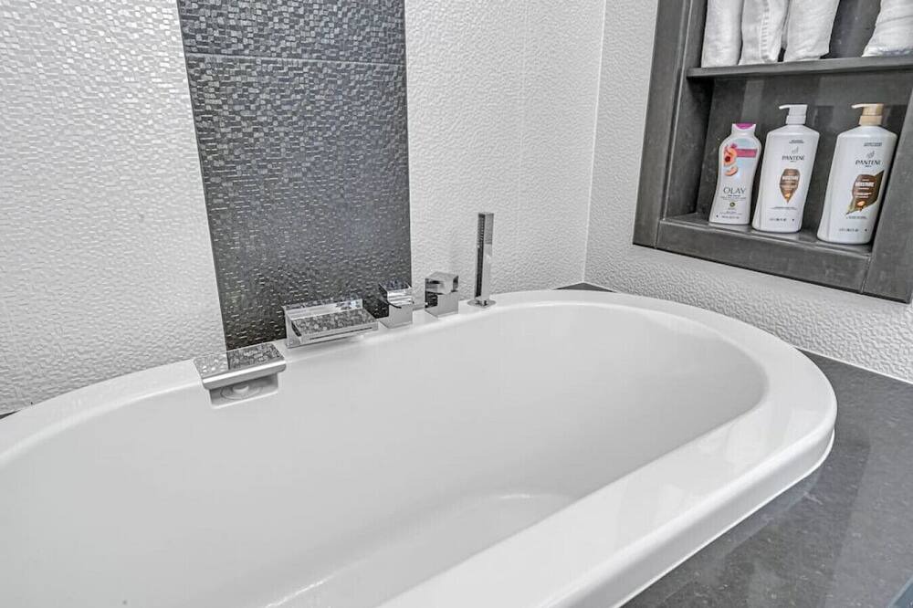 Photo of Bathroom in Erin Mills