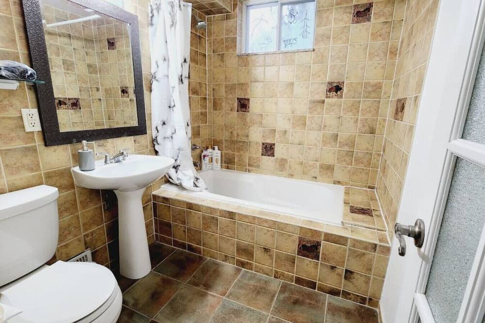 Photo of Bathroom in Erin Mills