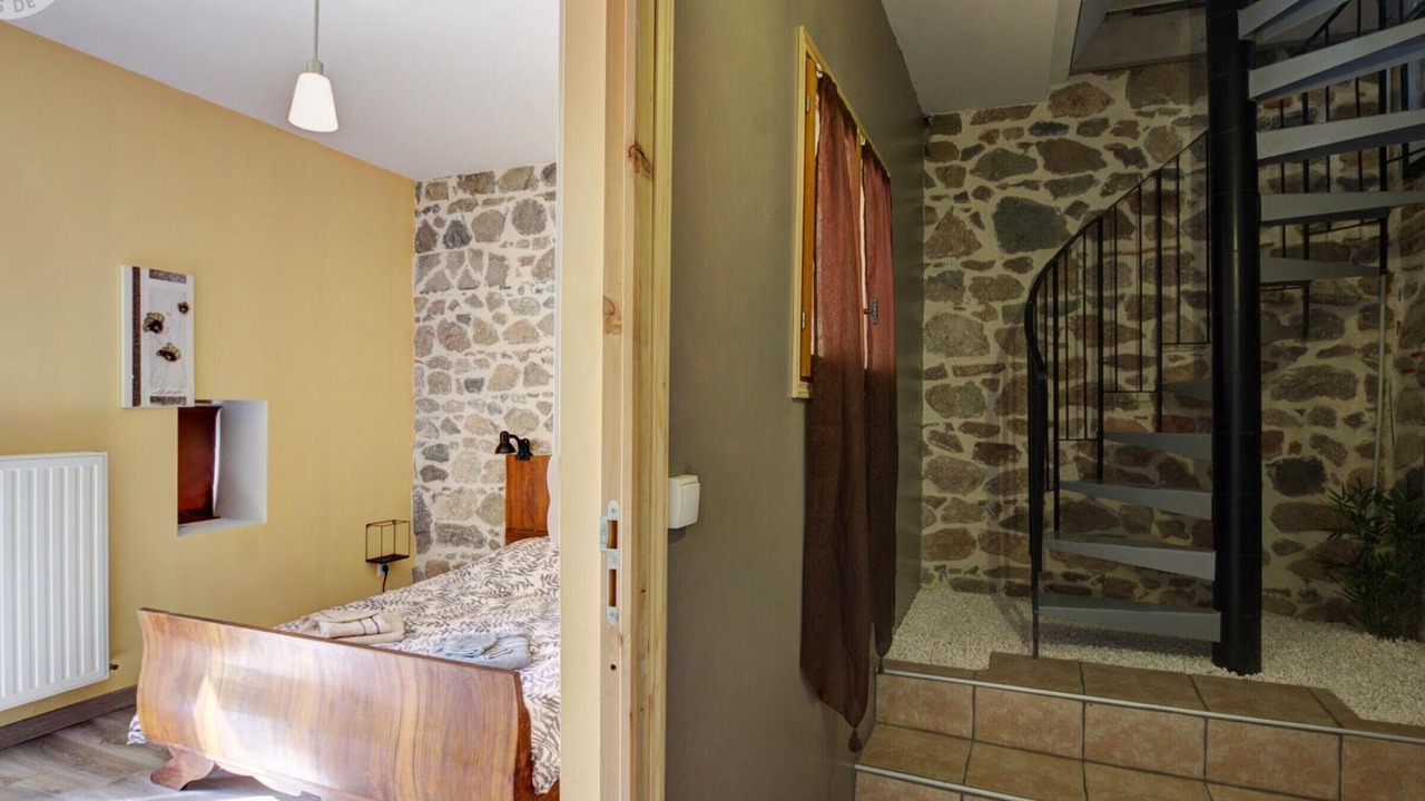 Photo of Others in Cherier