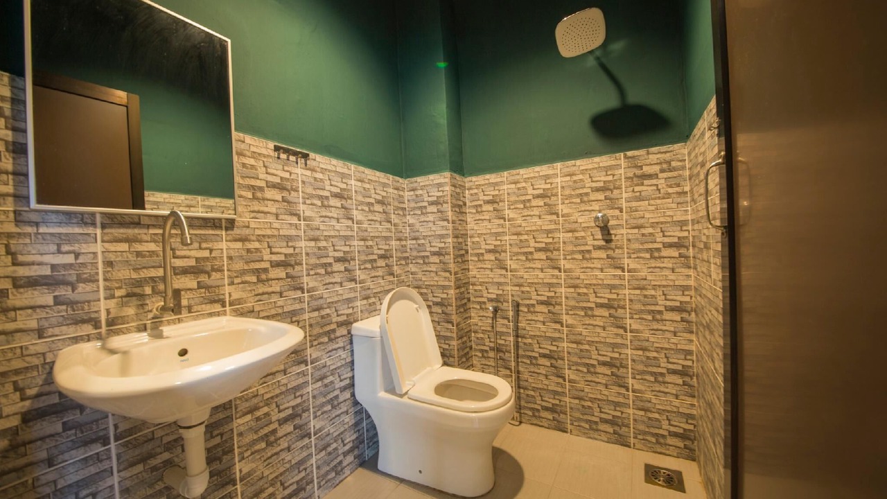 Photo of Bathroom in Pegawai