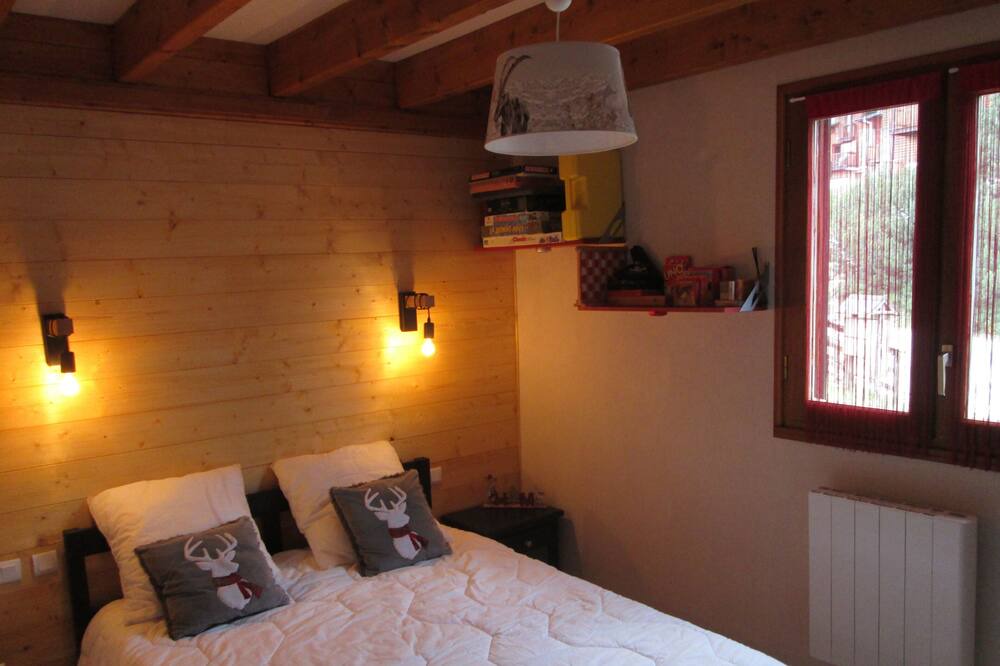 Photo of Bedroom in Pyrenees 2000
