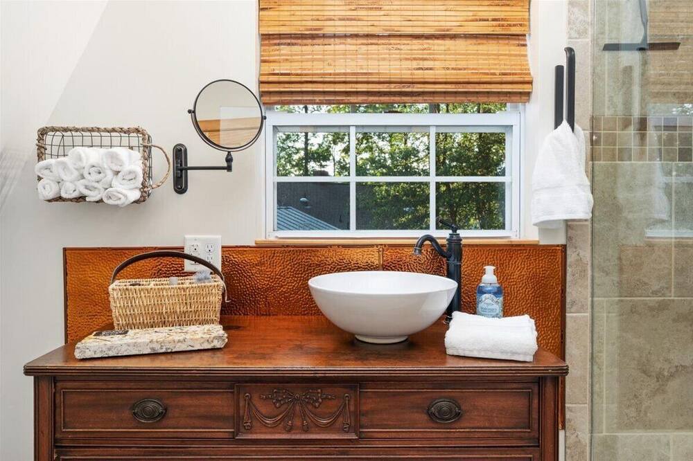 Photo of Bathroom in Allen