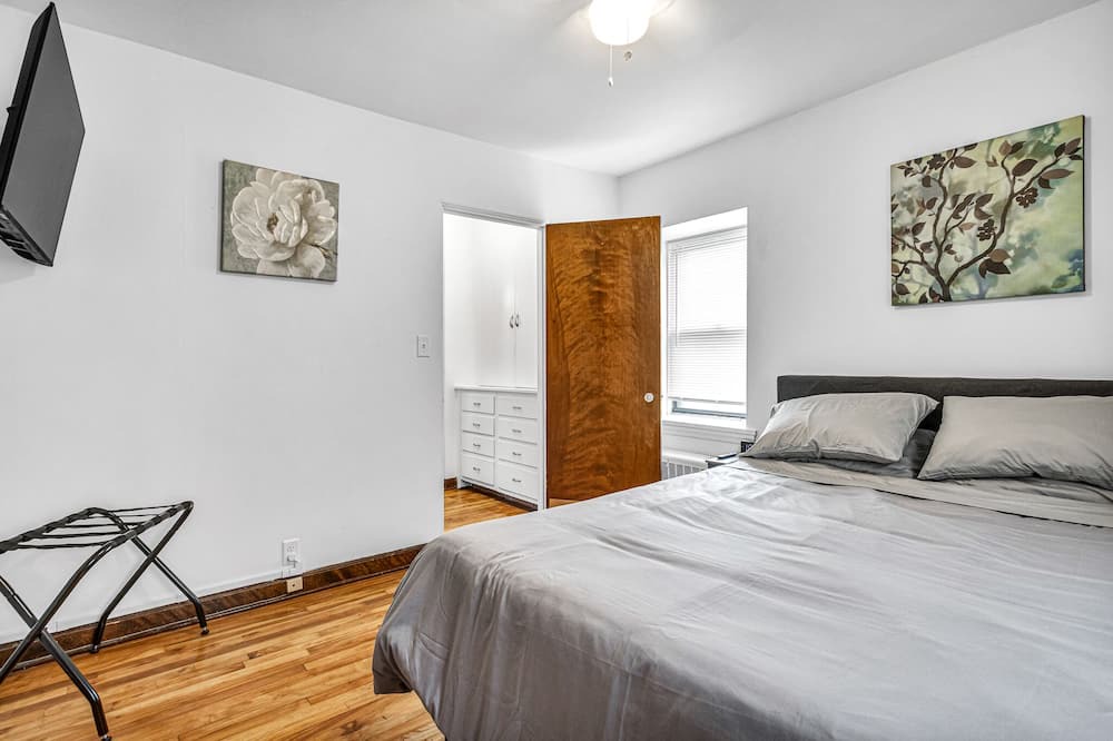 Photo of Bedroom in Cedarburg