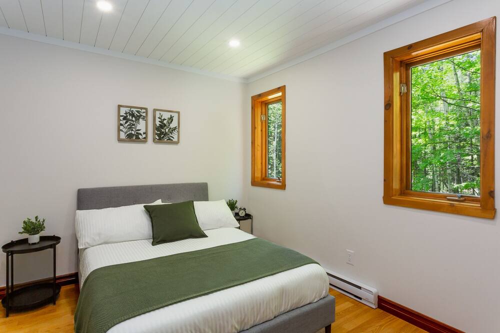 Photo of Bedroom in Lac Sainte-Marie