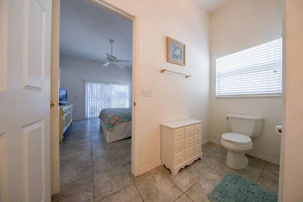Photo of Bathroom in Boardwalk