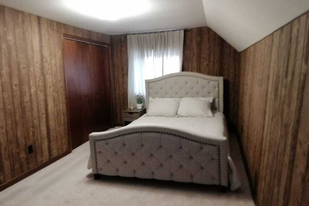 Photo of Bedroom in Wallaceburg