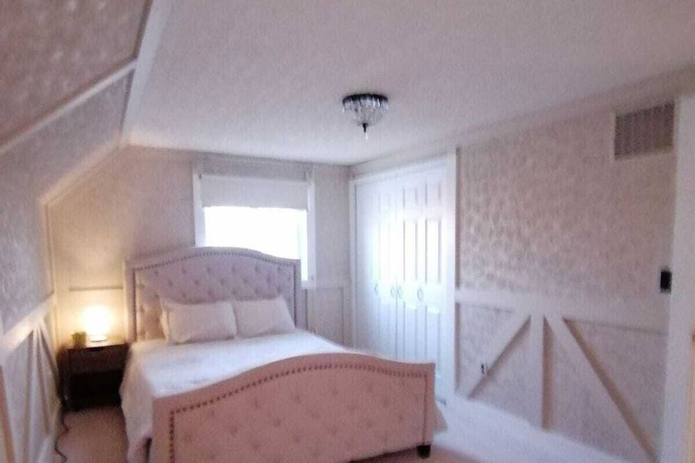 Photo of Bedroom in Wallaceburg