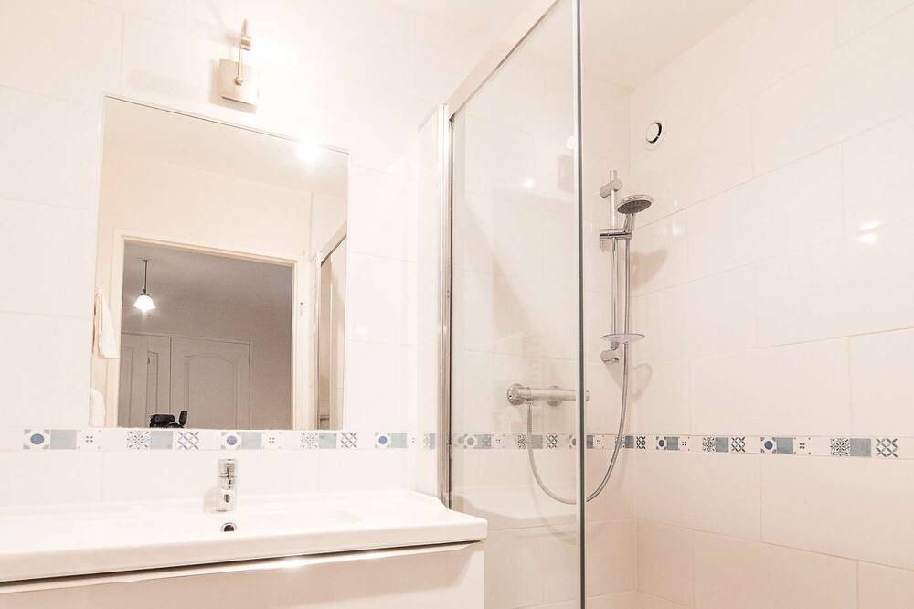 Photo of Bathroom in Bucheres