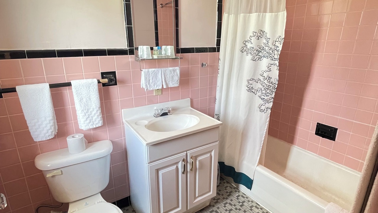 Photo of Bathroom in Bowling Green
