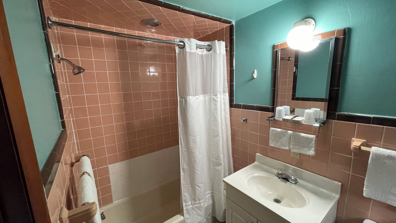 Photo of Bathroom in Bowling Green