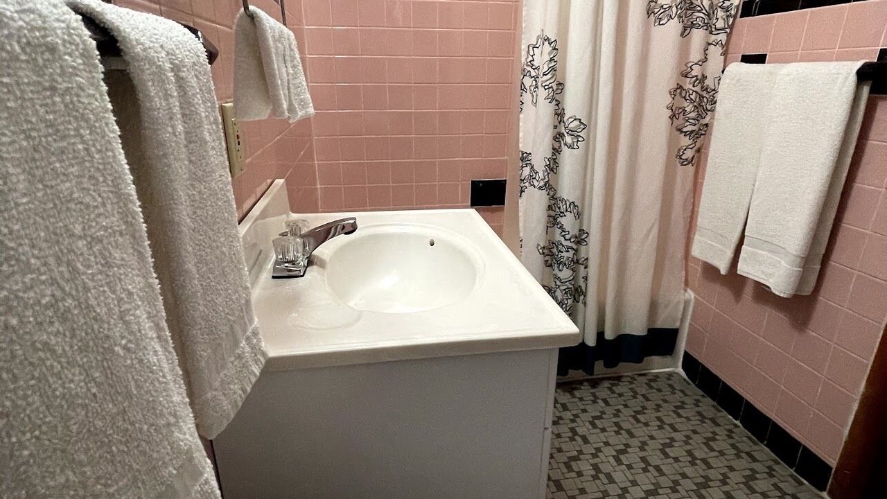 Photo of Bathroom in Bowling Green