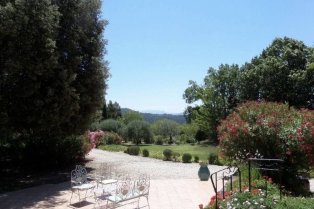 Photo of Outdoor in Puyvert