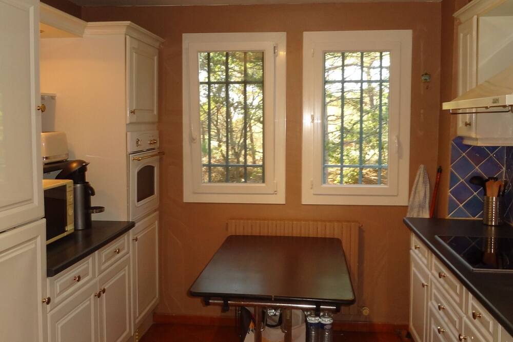 Photo of Kitchen in Puyvert