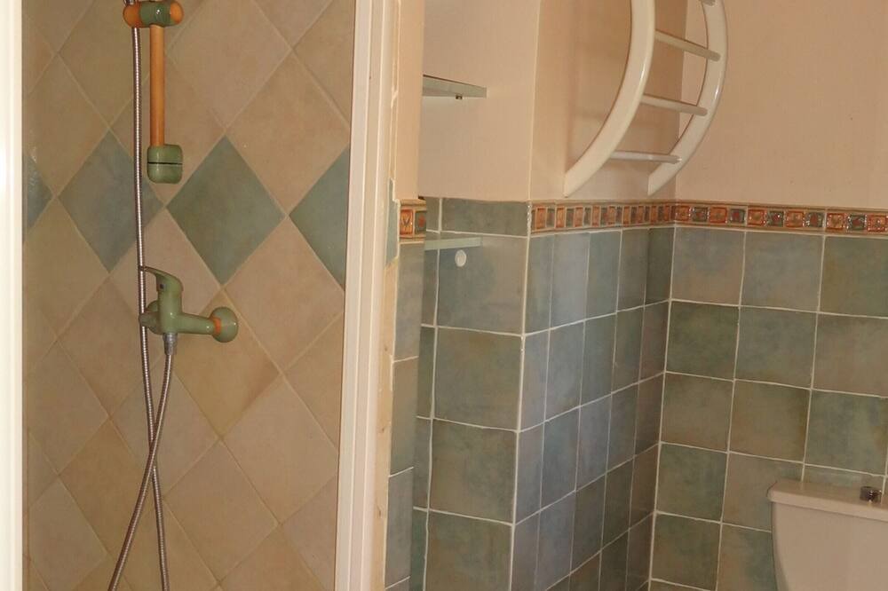 Photo of Bathroom in Puyvert