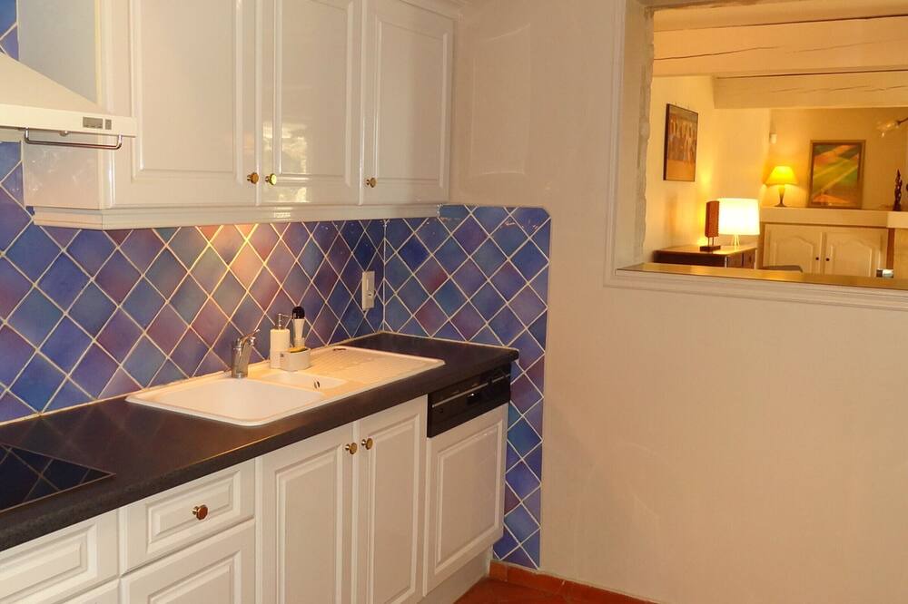 Photo of Kitchen in Puyvert