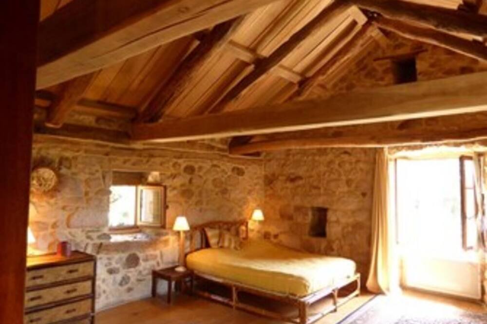 Photo of Bedroom in Saint-Pierre-Saint-Jean