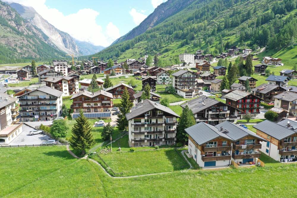 Photo of Others in Taesch