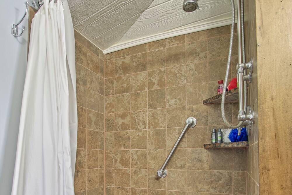 Photo of Bathroom in Jamestown