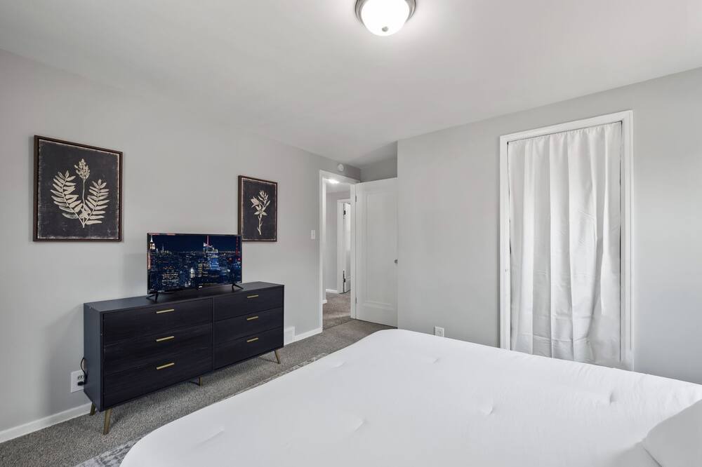 Photo of Bedroom in Grosse Pointe