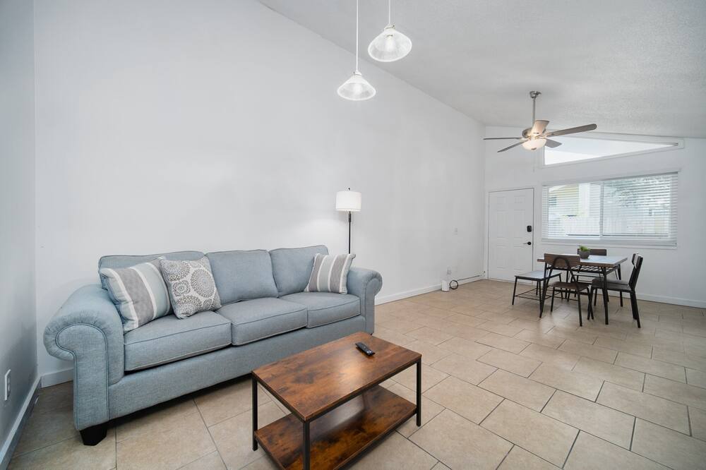 Photo of Livingroom in Southpoint