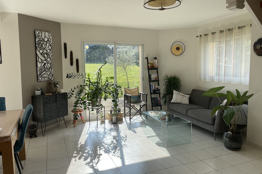 Photo of Livingroom in Montfort-sur-Meu