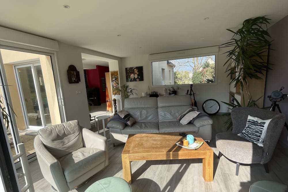 Photo of Livingroom in Montfort-sur-Meu