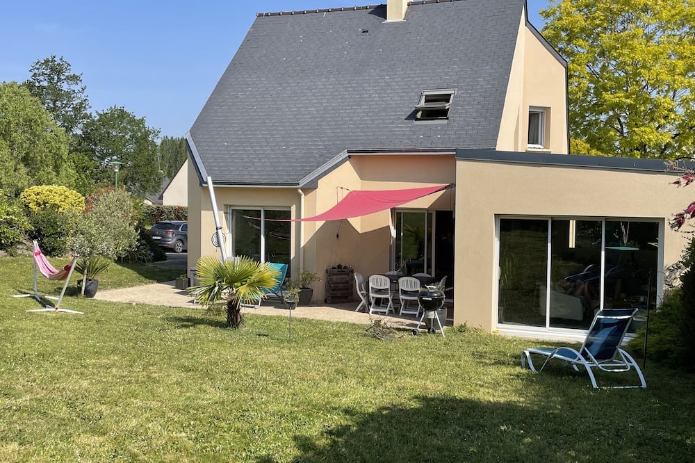 Photo of Outdoor in Montfort-sur-Meu