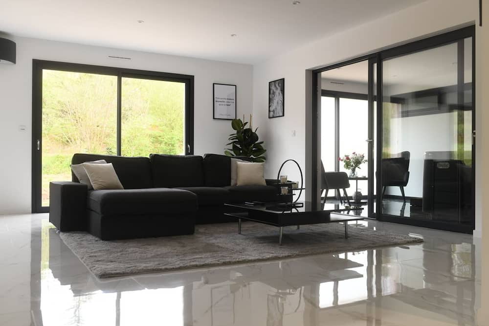 Photo of Livingroom in Paroisse Notre-Dame des Jolis Monts