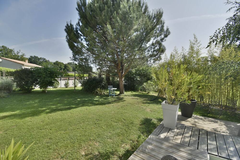 Photo of Outdoor in Lignan-de-Bordeaux