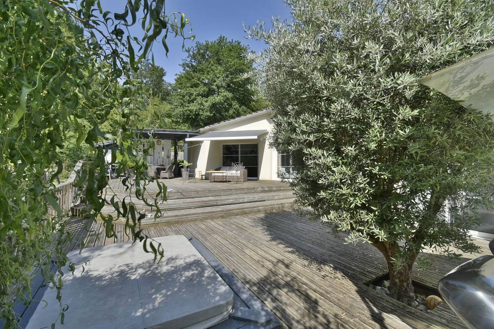 Photo of Outdoor in Lignan-de-Bordeaux