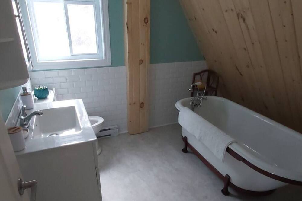 Photo of Bathroom in Saint Zenon