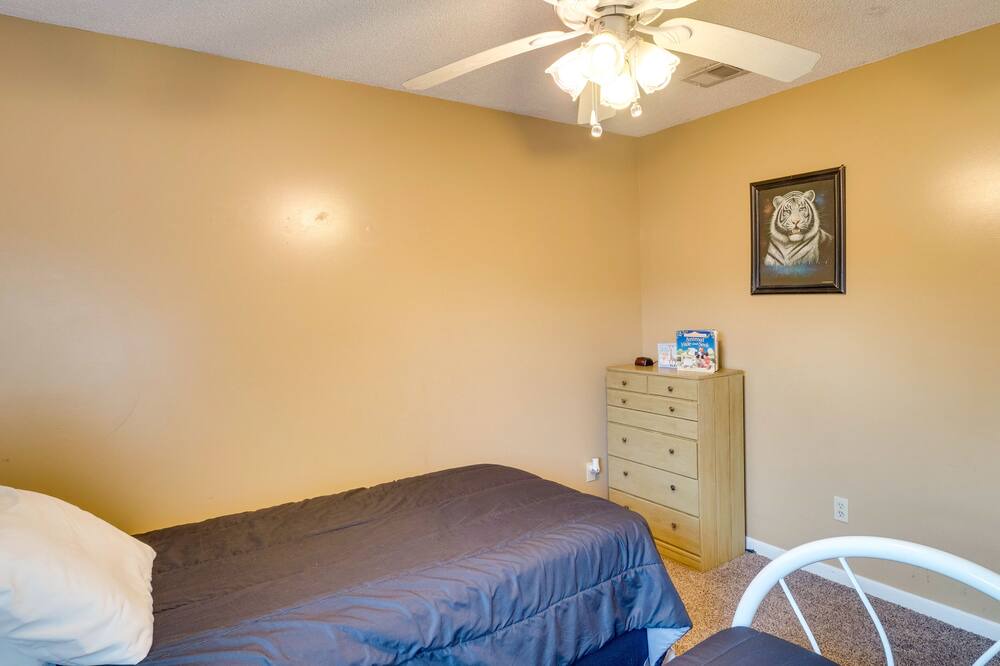 Photo of Bedroom in Alexandria