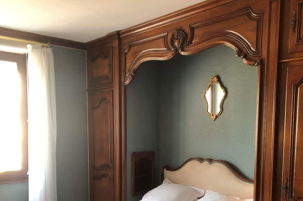 Photo of Bedroom in Saint-Cyprien-sur-Dourdou