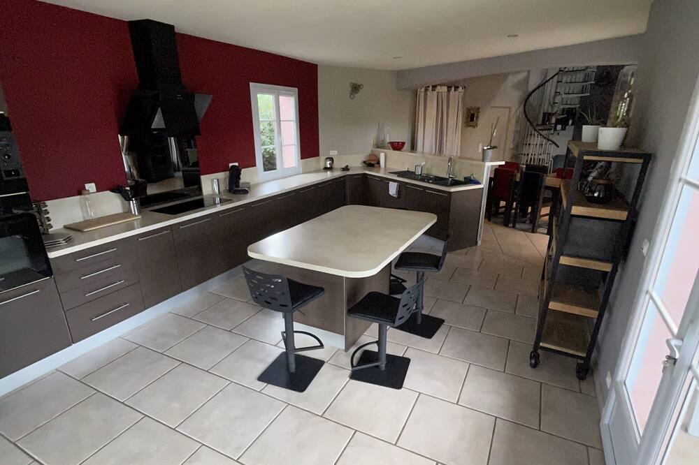 Photo of Bedroom in Saint-Julien-les-Rosiers