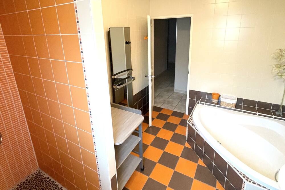 Photo of Bathroom in Saint-Julien-les-Rosiers