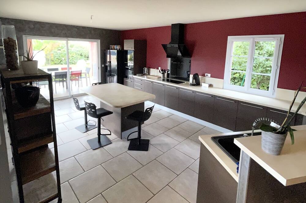 Photo of Kitchen in Saint-Julien-les-Rosiers